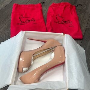 New in a box Christian Louboutin new very Prive 120 patent leather heels